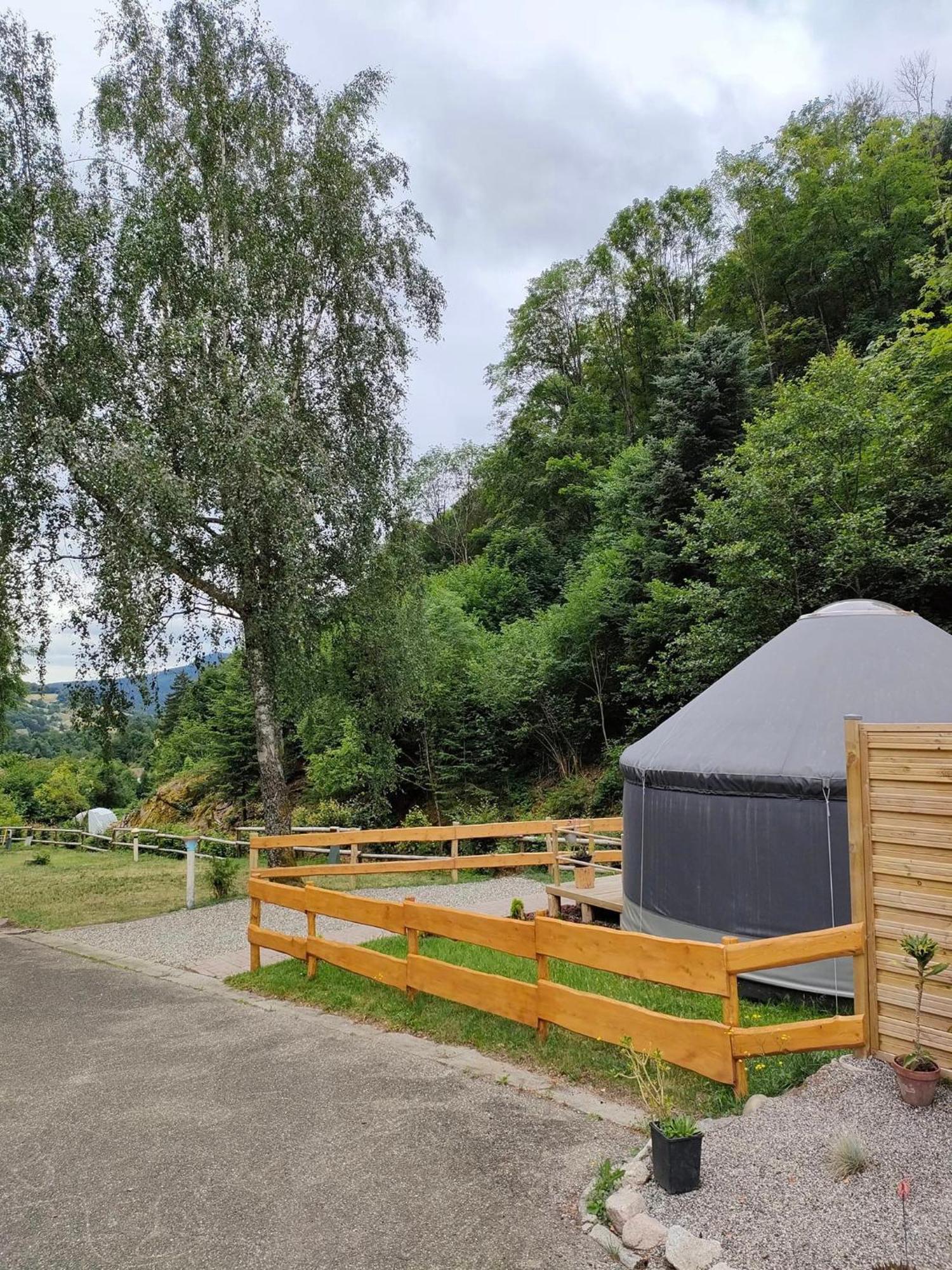 Yourte Des Verts Bois Fréland Exteriér fotografie